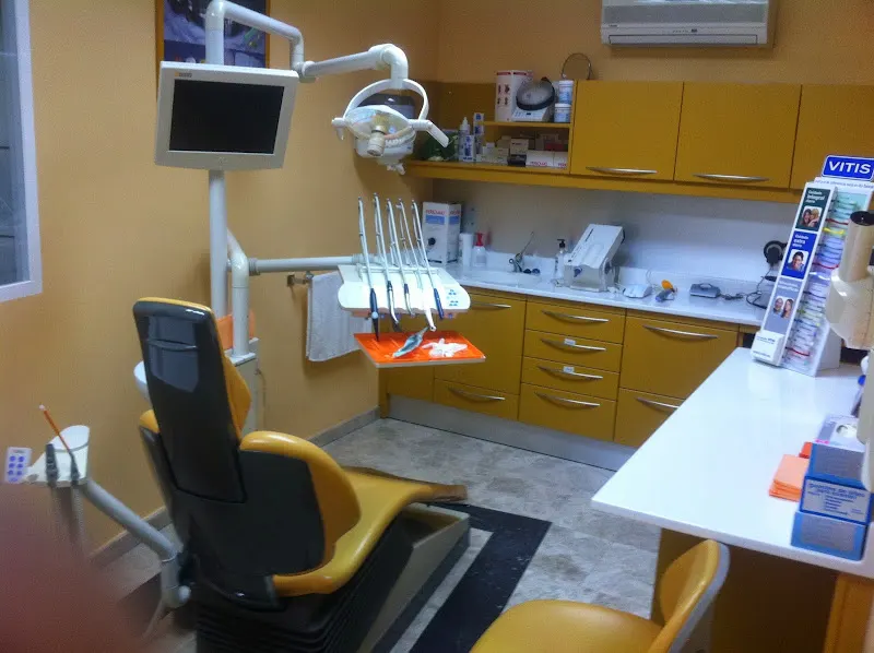 Clínica Y Laboratorio Dental Córdoba - Clínica dental en Alovera