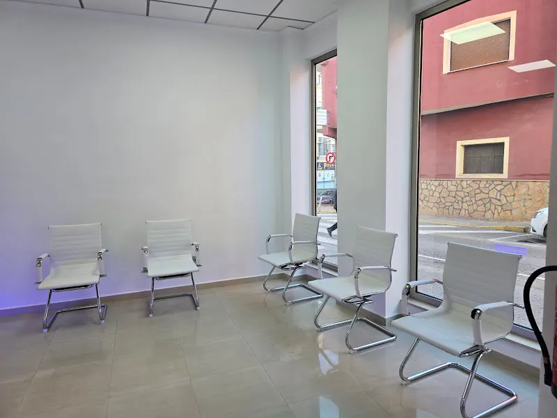 SALUDENT CLÍNICA DENTAL - Dentista en Mazarrón - foto 2