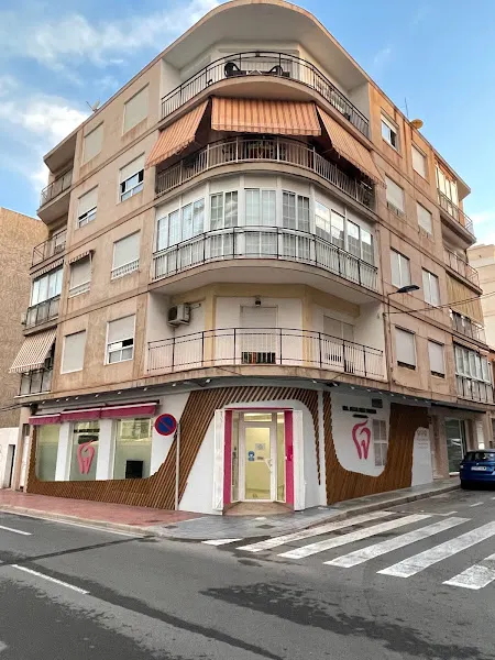 Clínica Dental Dra. Alicia Alvez Saravia | Dentista en Santa Pola | Alicante