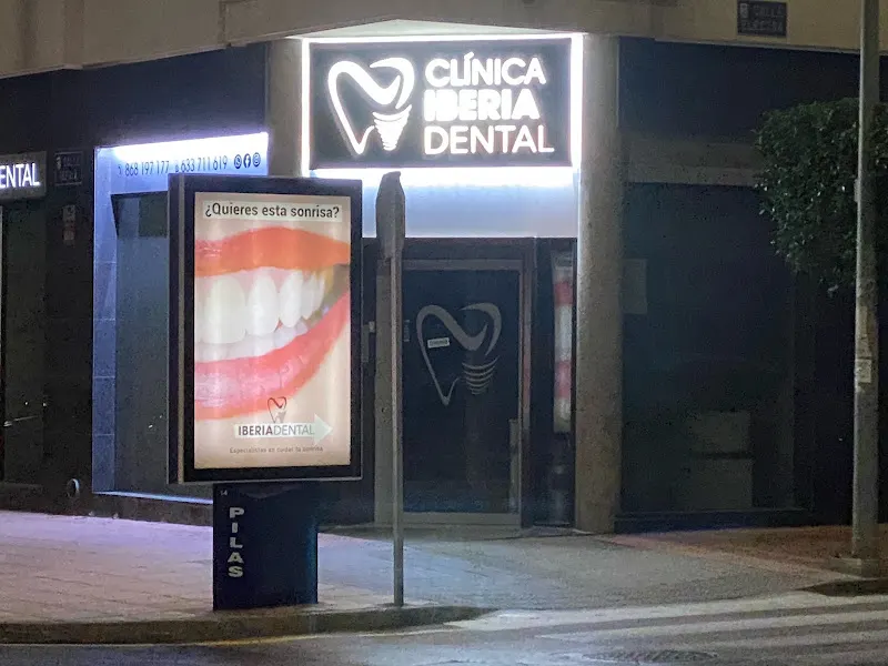 Clínica Iberia Dental - Periodoncista de implantes dentales en Águilas - foto 2