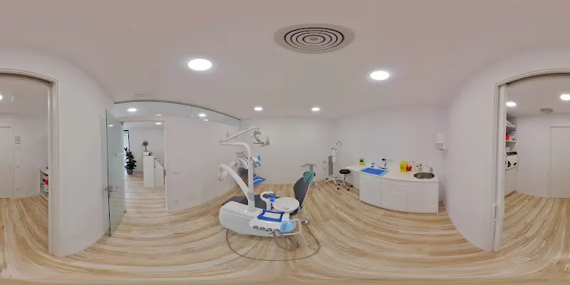 Clínica Dental Dra. Alba Gómez - Sant Joan les Fonts - Clínica dental en Olot - foto 2