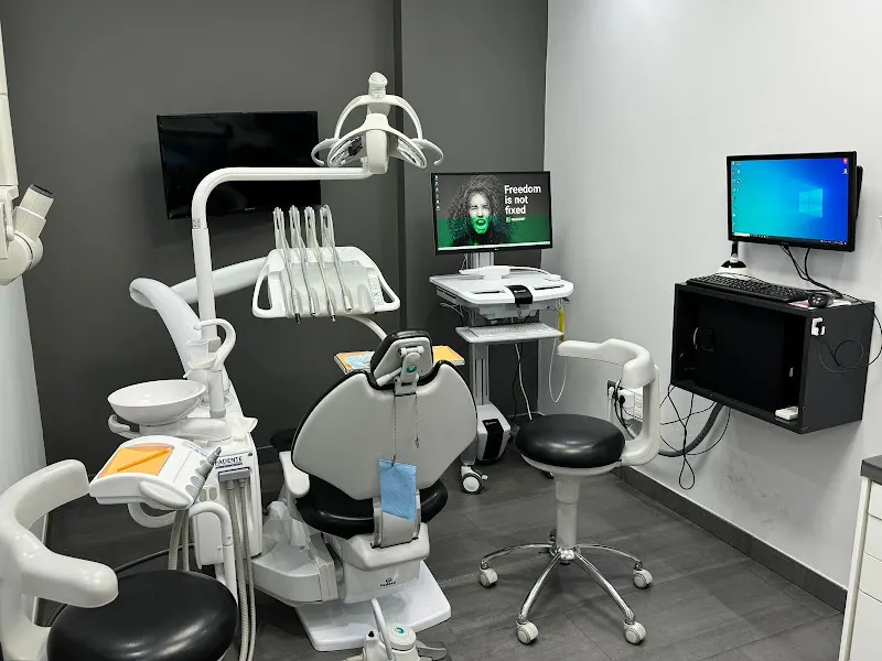 clinica dental galapagar - Dentista en Galapagar - foto 2