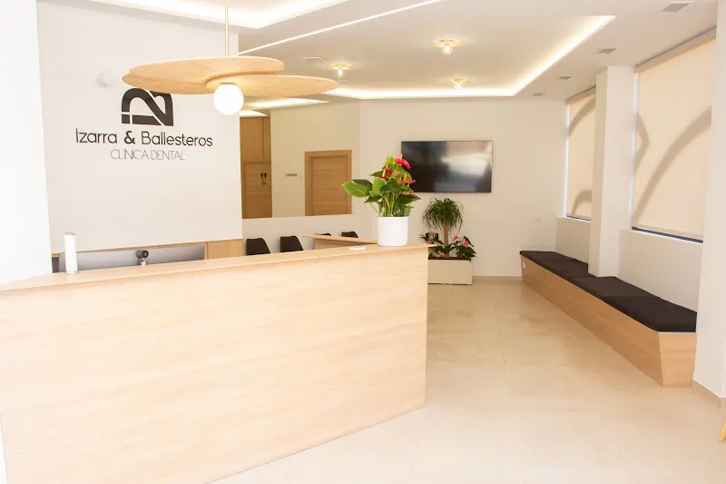Clínica Dental Izarra Ballesteros · Tu dentista en Valdepeñas