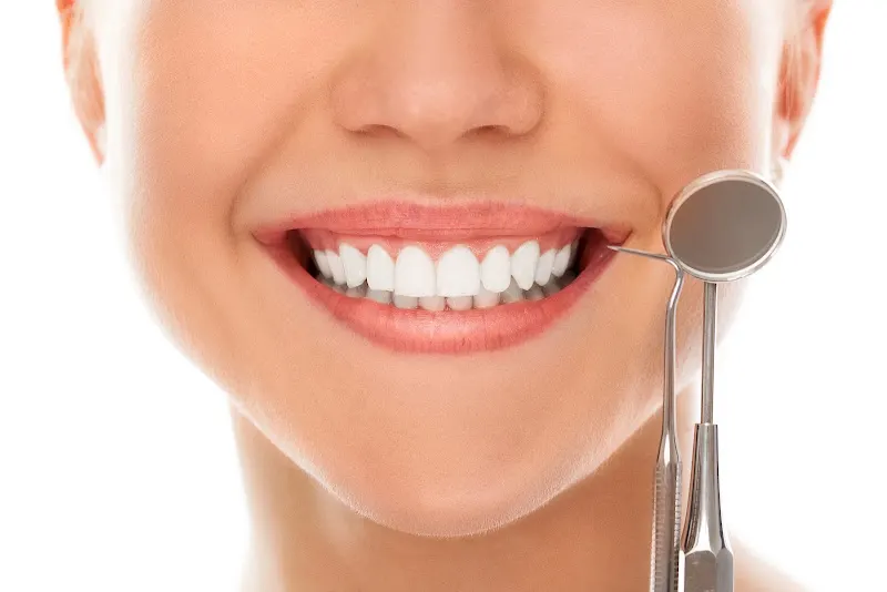 Dra. María Gómez Guerra | Clínica Dental e Implantes en Tomares - Clínica dental en Tomares - foto 2