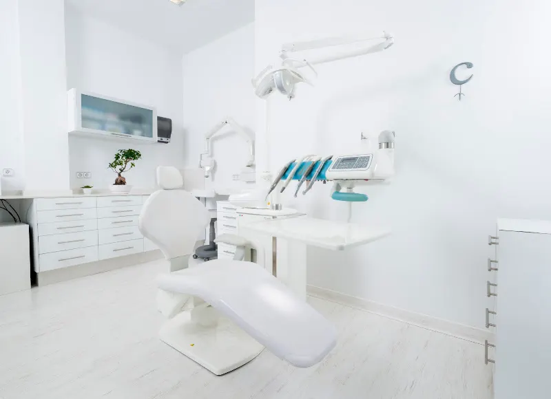 DentalCampos | Clínica Dental en Tomares - Clínica dental en Tomares - foto 2