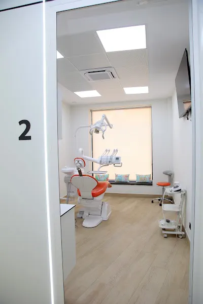 Clínica Dental Lourdes Muñoz Muñoz en Tomares