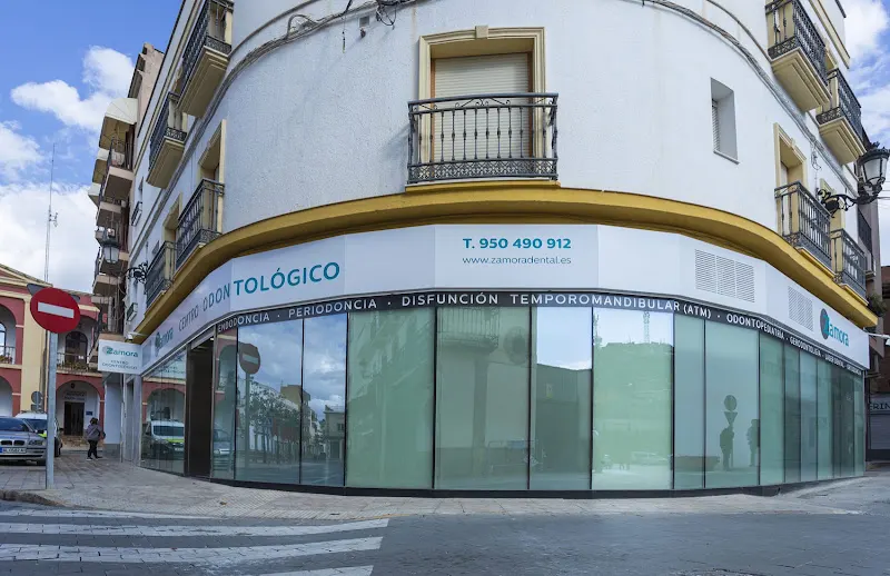Clínica Dental Dr. José Luis Torres - Clínica dental en Berja - foto 3