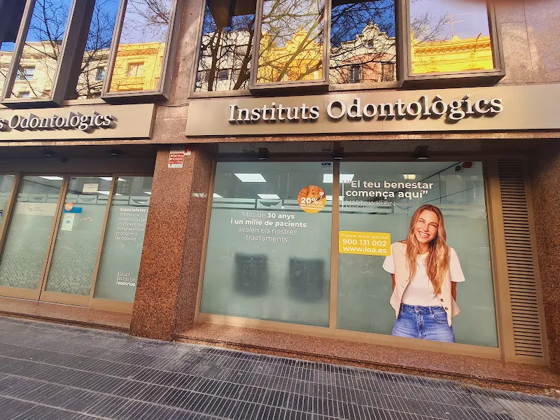 Instituts Odontològics - Clínica Dental Diputació - Clínica dental en Barcelona - foto 2
