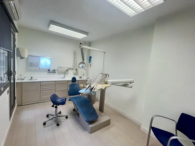 Clinica Dental Opal - Dentista en Barcelona - foto 2
