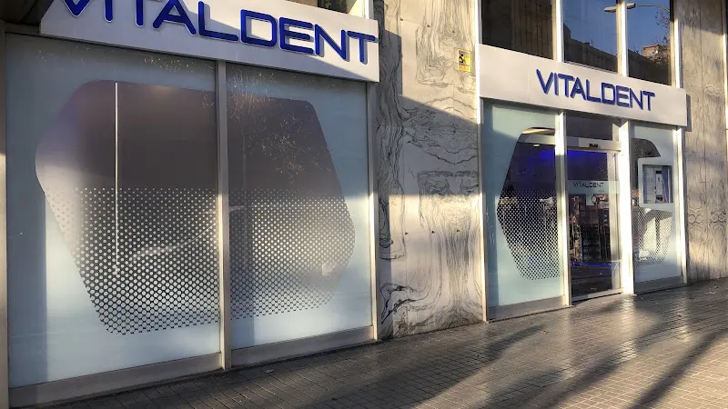 Vitaldent - Clínica dental en Barcelona - foto 2