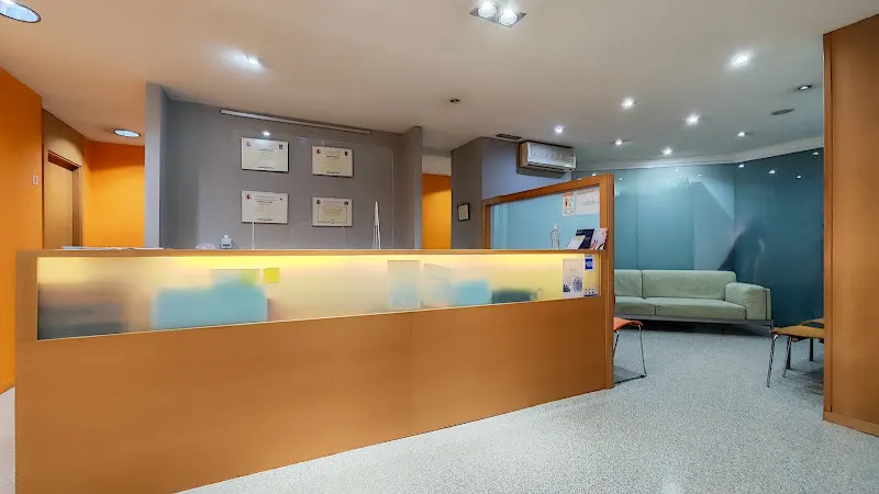 Clínica Dental Brandt-Lafuente | Odontología Integral, Implantes y Ortodoncia en Barcelona