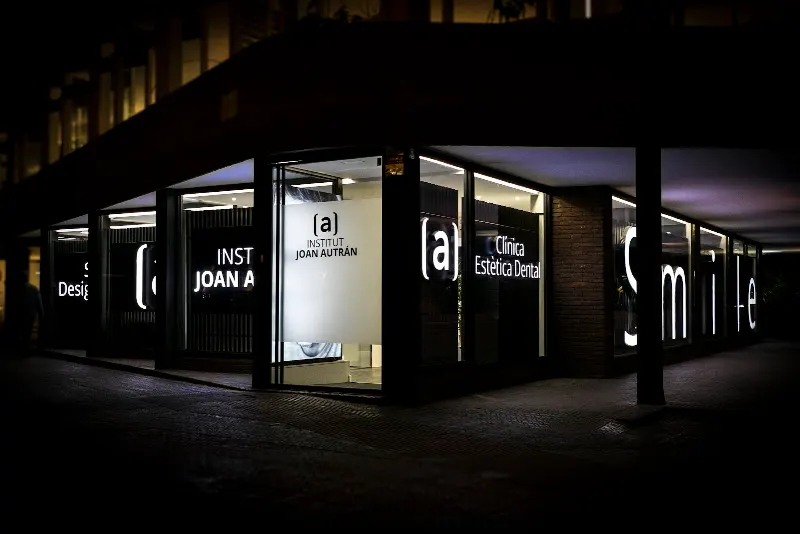 Institut Joan Autrán · Estética Dental Barcelona