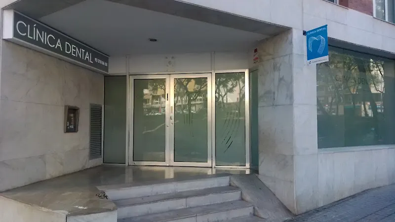 Clinica Dental - Dentista en Barcelona - foto 2