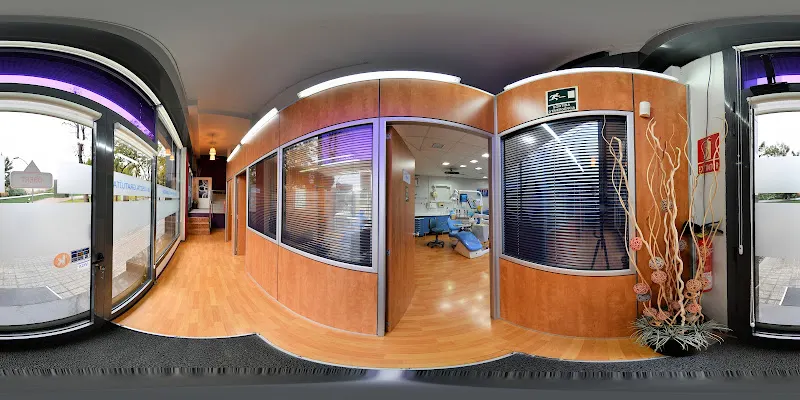Clínica Thous Dental - Clínica dental en Barcelona - foto 2