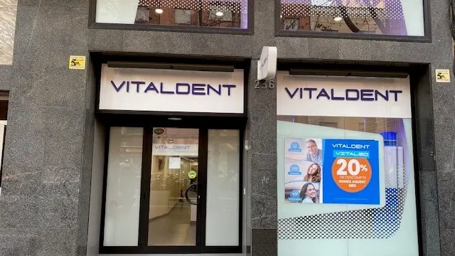 Clínica Dental Vitaldent - Clínica dental en Barcelona - foto 2