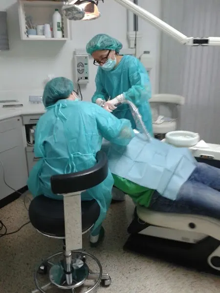 Clínica Dental Dr. Albert Lamesa A. - Clínica dental en Barcelona - foto 2