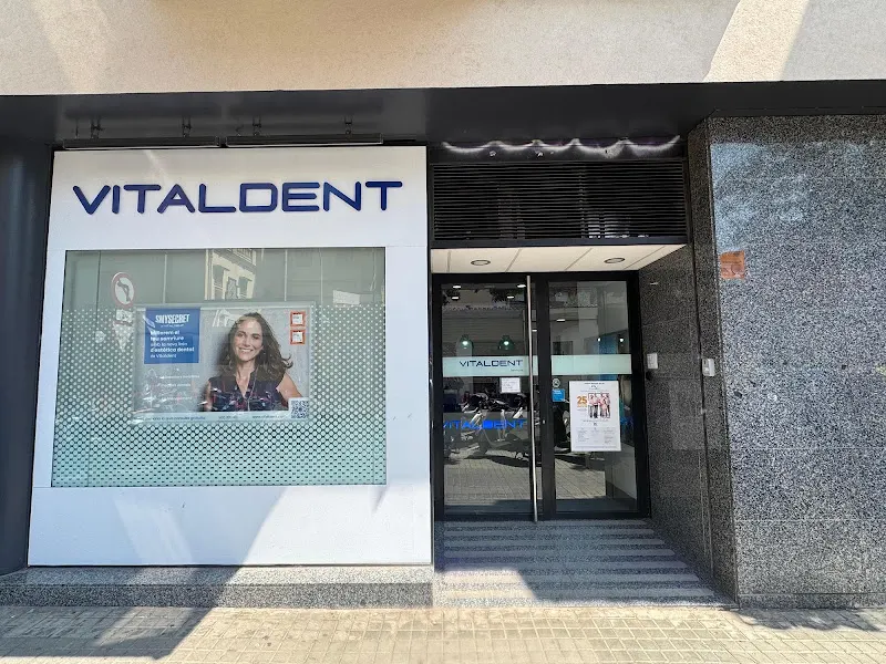 Clínica Dental Vitaldent - Clínica dental en Barcelona - foto 2