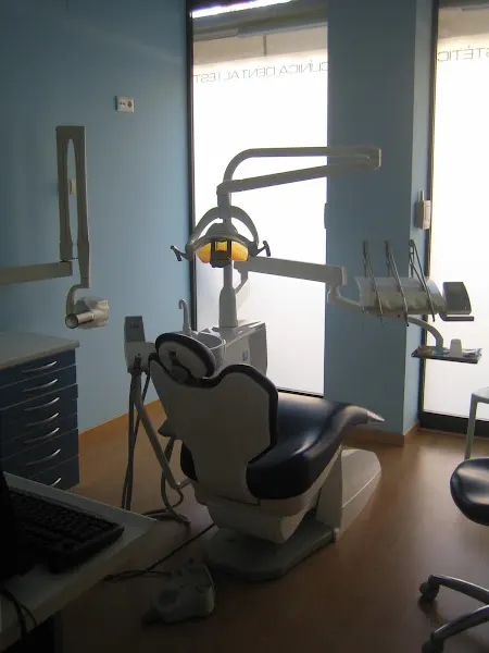 Clínica Dental i Estética La Maquinista