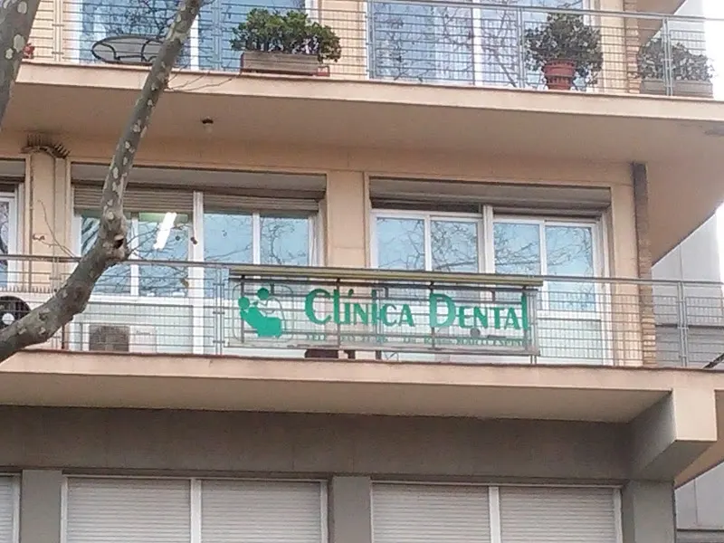Ramon Martí Espinet - Dentista en Barcelona - foto 2
