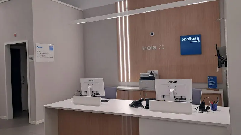 Clínica Dental Sanitas Palma (Unidad Odontológica y Cirugía Oral Hospital Universitario) - Palma