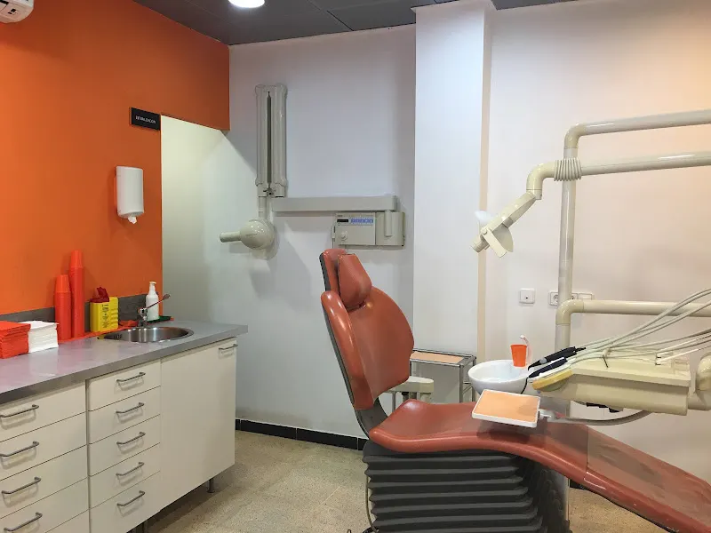 Clínica dental Hypodent (para niños y adultos)