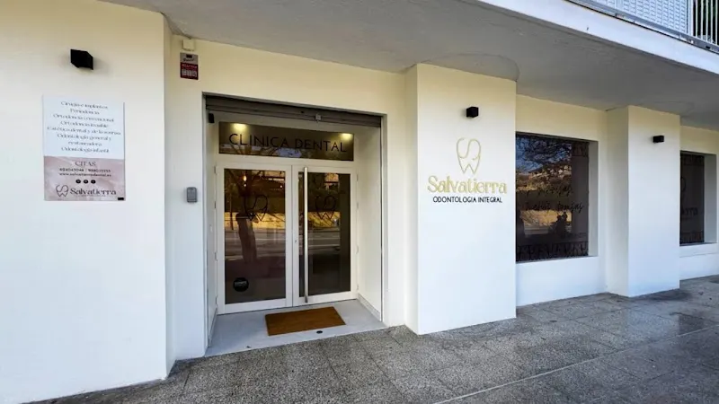Clínica Dental Salvatierra - Clínica dental en Granada - foto 2