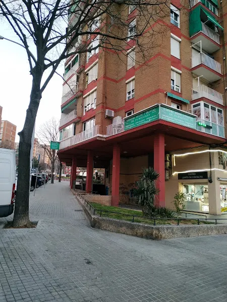 Centre Mèdic i Dental Dr. F.X.Bogunyà - Dentista en Badalona - foto 2