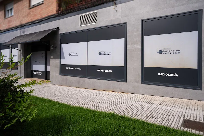Instituto Asturiano de Odontología