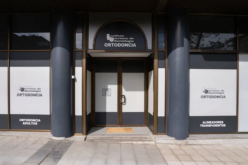 Instituto Asturiano de Odontología - Clínica dental en Oviedo - foto 2