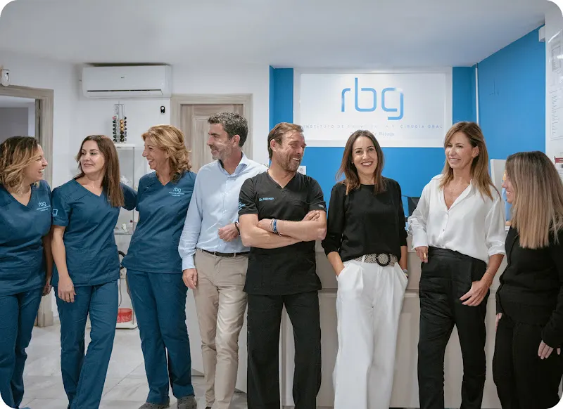 RBG Clinic. Dentistas en Jerez | Especialistas en Implantes dentales