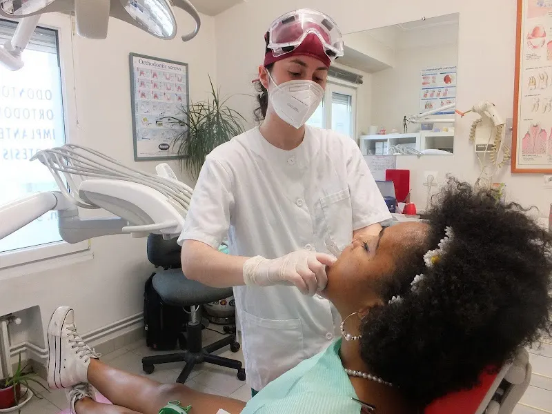 Clínica Dental Eromar - Dentista en Santander - foto 2