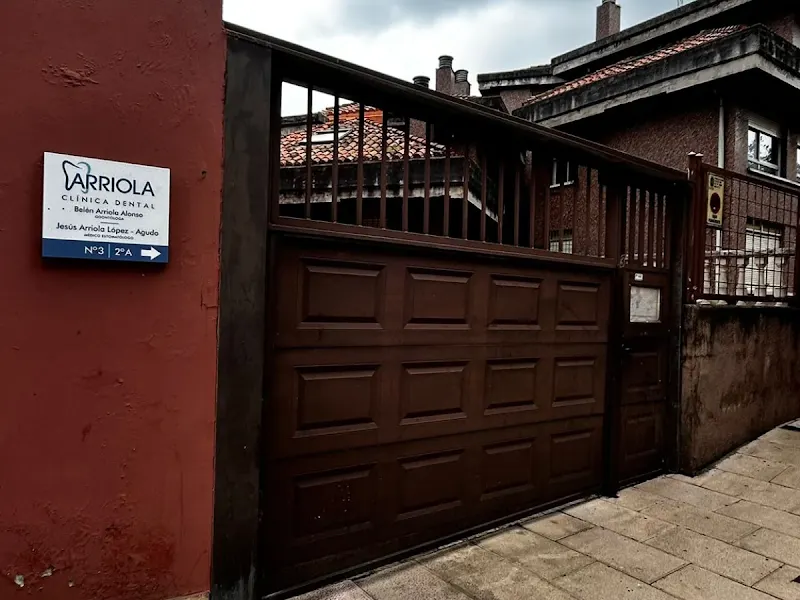 Clínica dental Arriola | Dentista en Santander