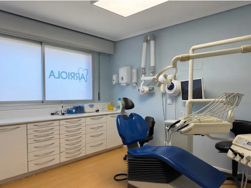Clínica dental Arriola | Dentista en Santander - Dentista en Santander - foto 2