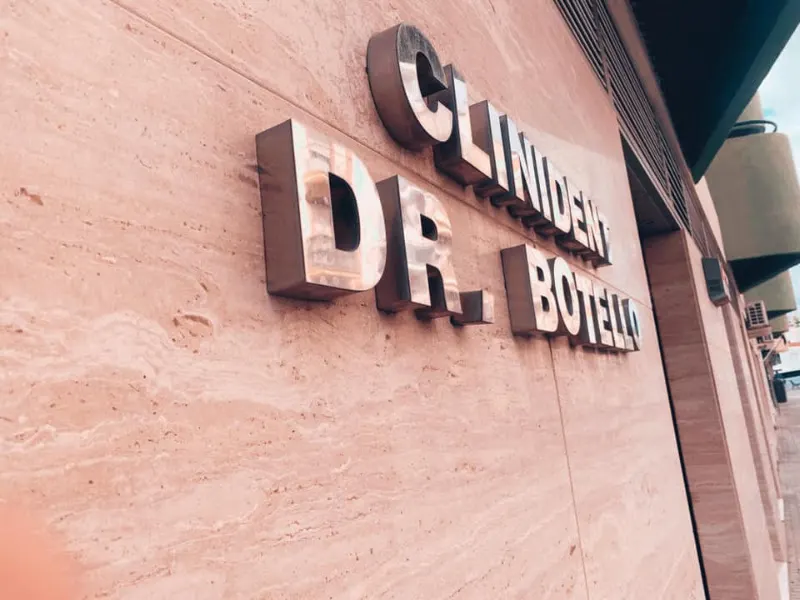 Clínica Dental Botello