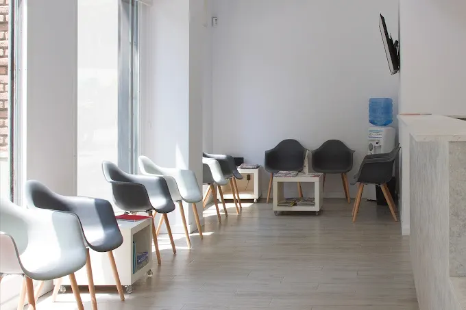 CLINICA DENTAL ATHENEA - Clínica dental en Barcelona - foto 2