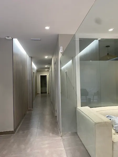 Centro Clínico Maxilo Dental Dr Almagro S.L.