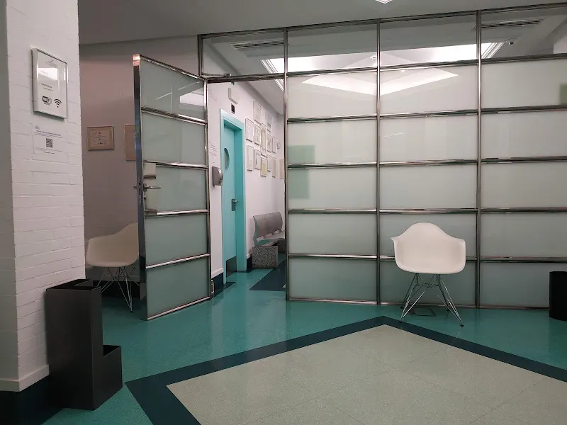COBO DIAZ CLINICA DENTAL SL